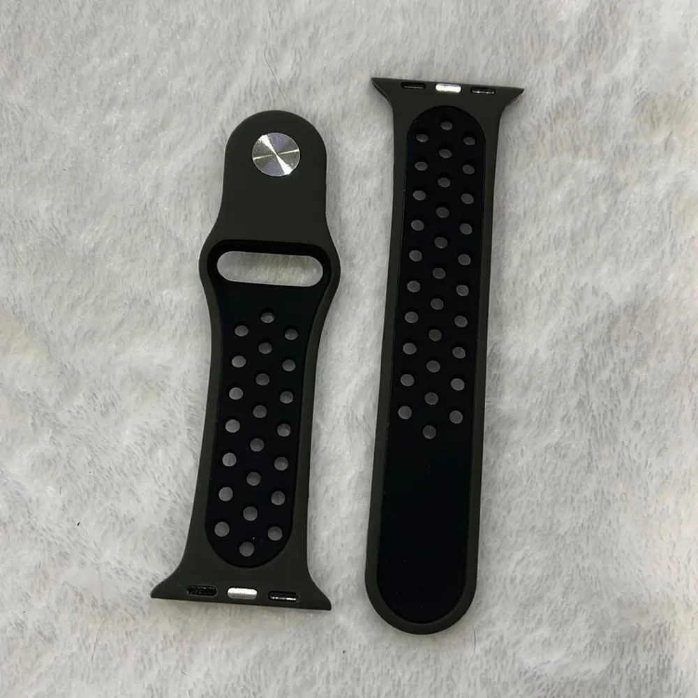 NWOT Apple Watch sports band (38/40)